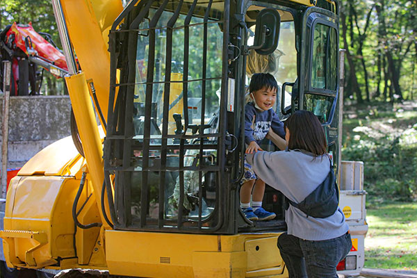 ぶんぶん重機の展示